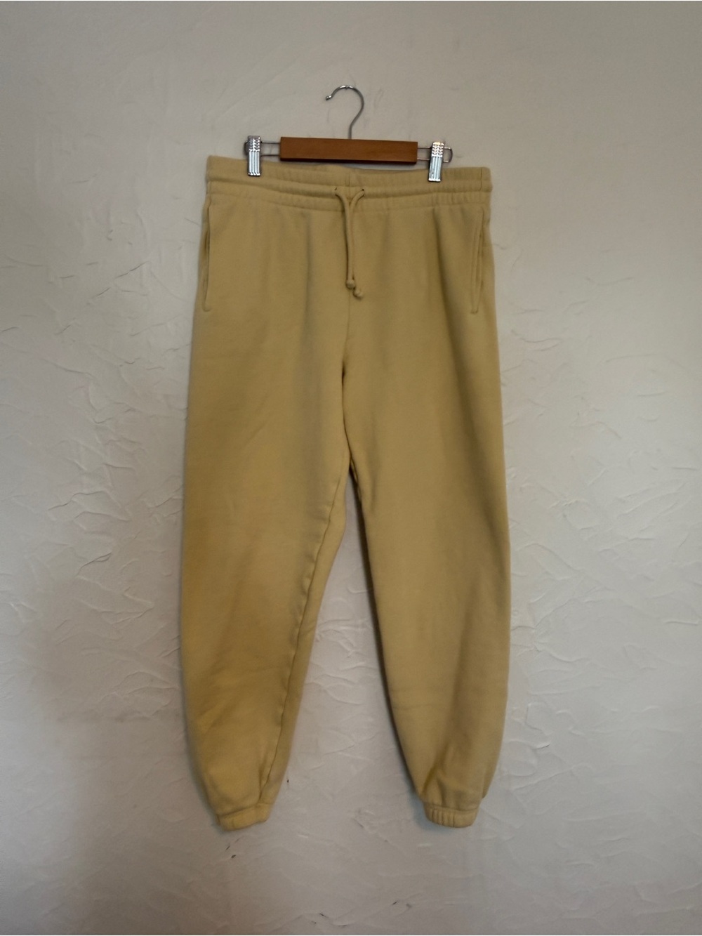 TNA Cozy Fleece Jogger Sweatpants. Size Medium